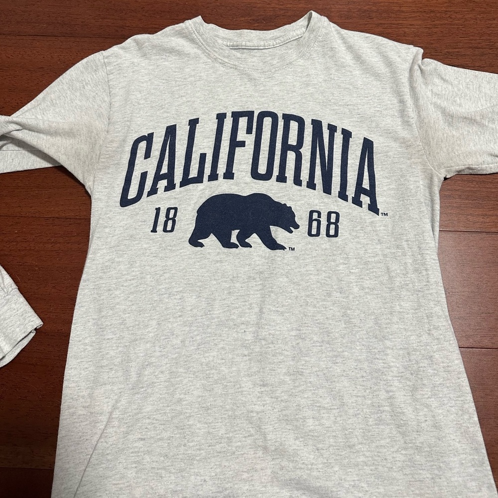 UC Berkeley long sleeve shirt size small